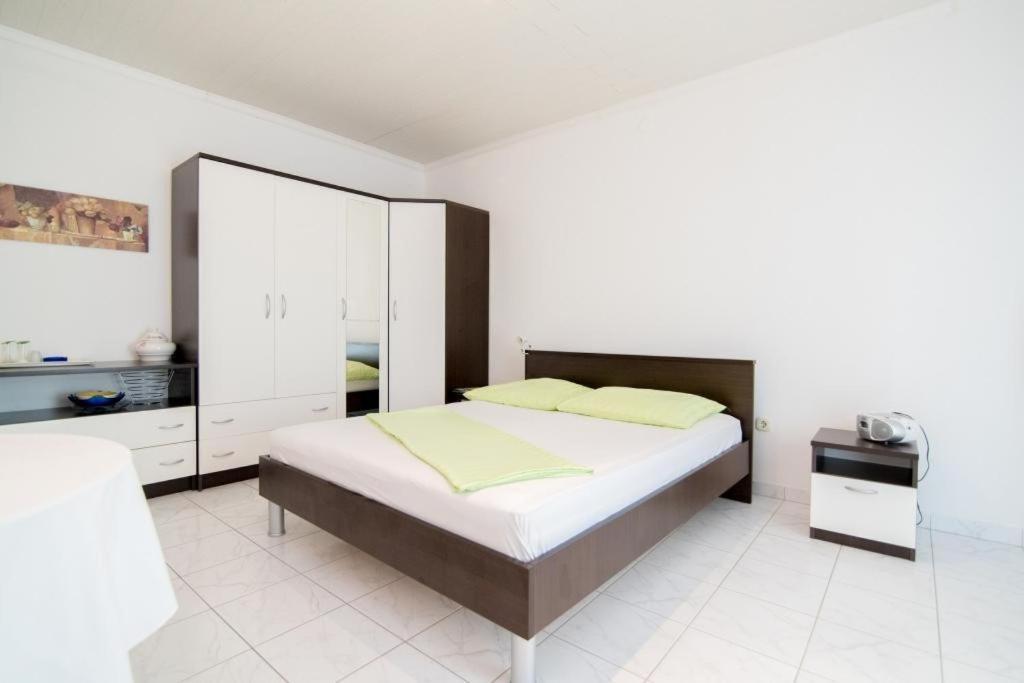 Apartments Veve Postira Habitación foto