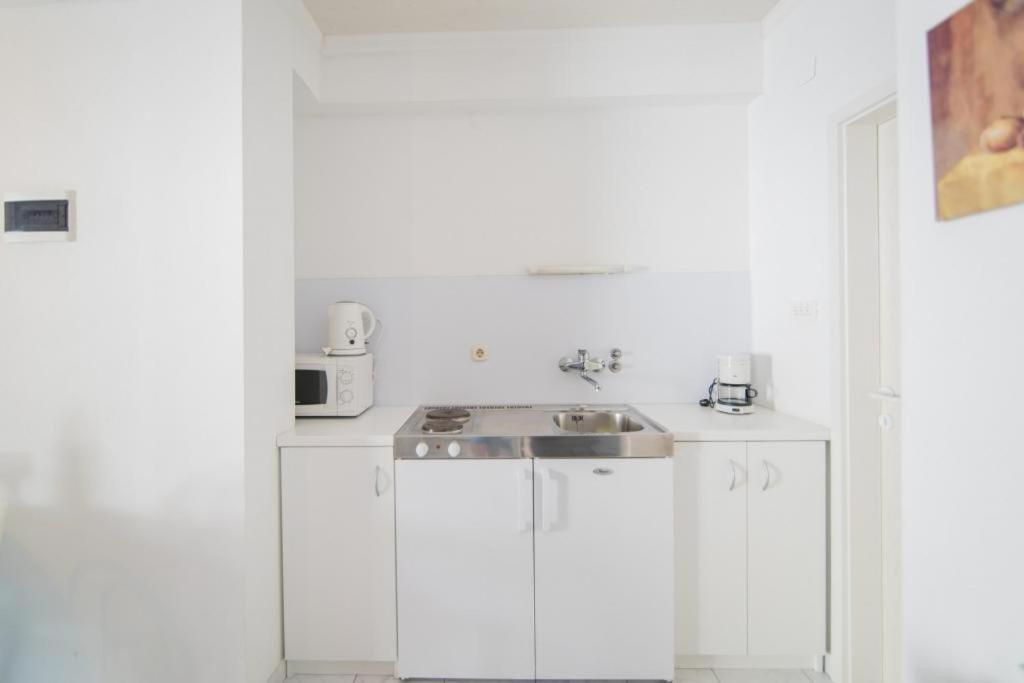 Apartments Veve Postira Habitación foto