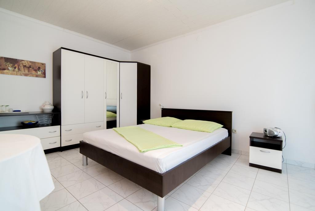 Apartments Veve Postira Exterior foto